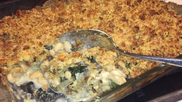 Gemüsegratin mit Fenchel, Mangold und weißen Bohnen